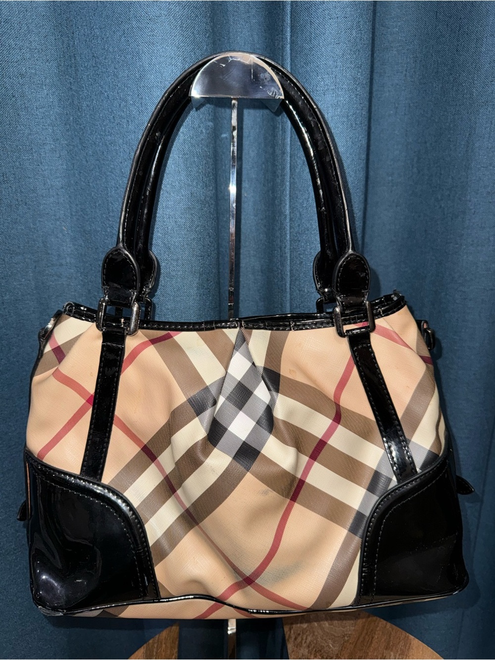 Burberry Beige Plaid Satchel with Black Patent Trim - Picture 2 of 16